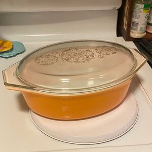 Pyrex oval casserole dish with lid